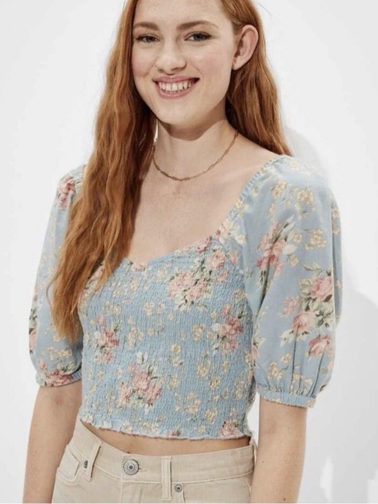 American Eagle Outfitters Tops - American Eagle Floral Smocked Puff-Sleeve Crop Top - Light Blue